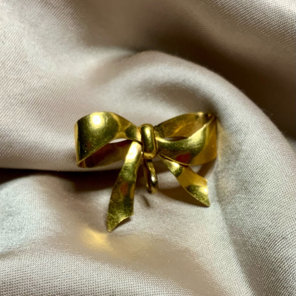 Vintage 12K Gold Filled Bow Brooch